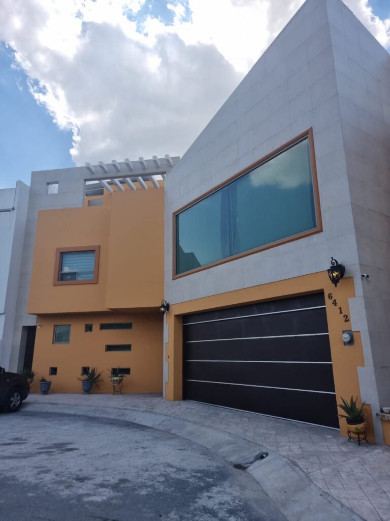 CASA EN VENTA BALCONES DE LAS MITRAS