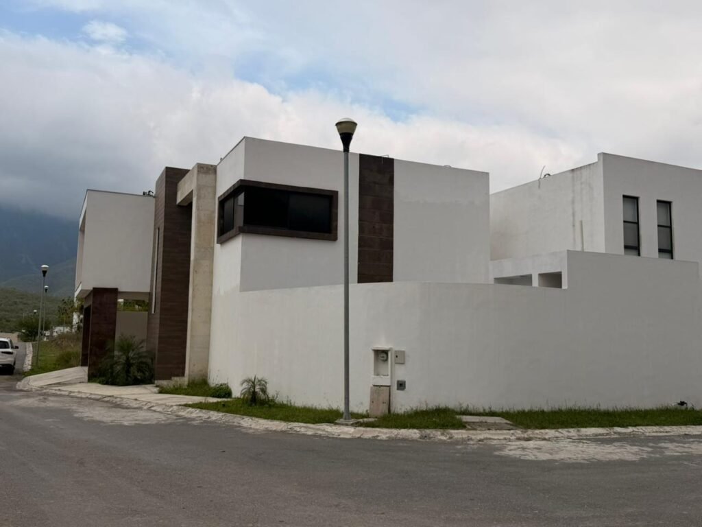 Propiedad en Renta Álamo Sur | Carretera Nacional.  MTY,N.L
